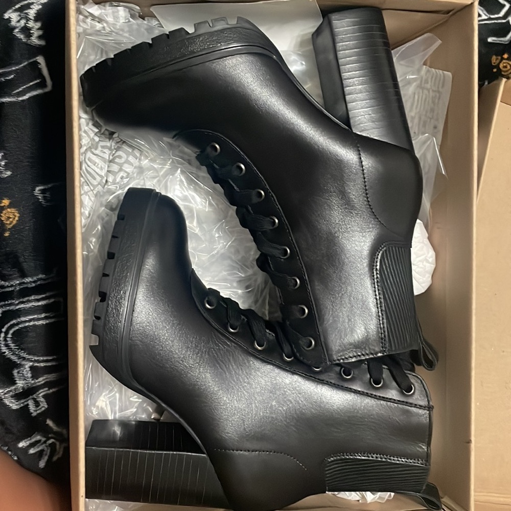 Brand new never worn Steve Madden boots - Picture 5 of 5